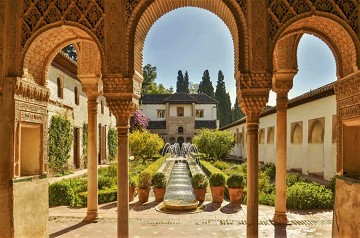 On the road in Spain 4 The world wonder Alhambra - Van Dam Estates