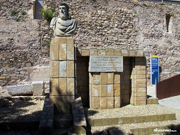 La lección de historia del castillo de Cartagena - Van Dam Estates