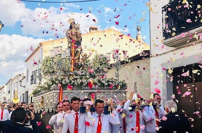 El papel central de la Virgen Loreto en Santa Pola - Van Dam Estates