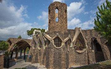 En la carretera en España 5: Experimente la Barcelona de Gaudí - Van Dam Estates