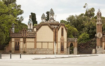 En la carretera en España 5: Experimente la Barcelona de Gaudí - Van Dam Estates