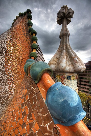 En la carretera en España 5: Experimente la Barcelona de Gaudí - Van Dam Estates