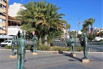 Los músicos rinden homenaje a Torrevieja entonces, ahora y pronto - Van Dam Estates
