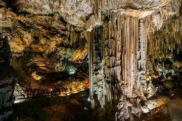 En la carretera en España 6: tour de cuevas en Andalucía - Van Dam Estates