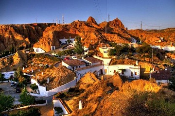 En la carretera en España 6: tour de cuevas en Andalucía - Van Dam Estates