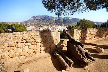 El castillo de Denia cuenta una historia de 2000 años - Van Dam Estates