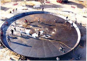 The world's largest paella, good for 110.000 portions - Van Dam Estates
