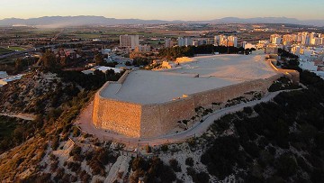 Guardamar's castle reveals secrets - Van Dam Estates