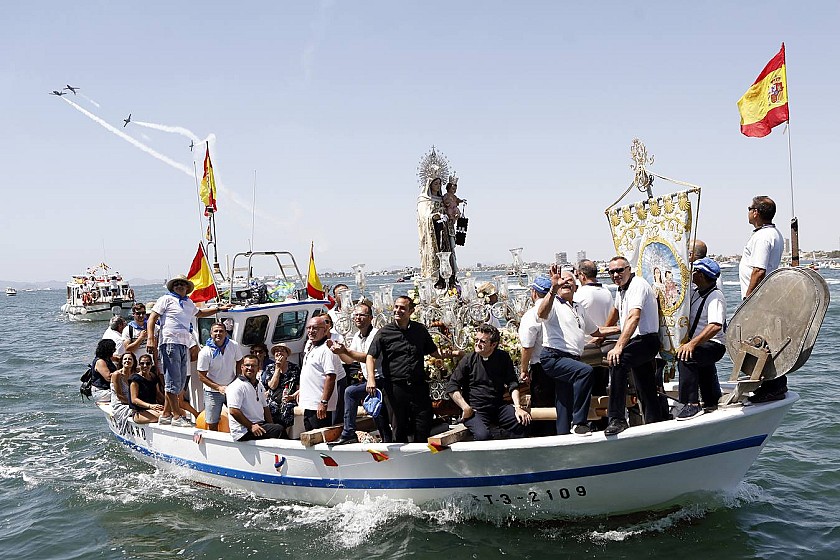 Zeeprocessie voor de maagd Carmen - Van Dam Estates