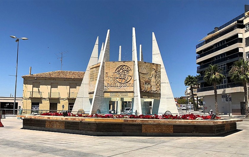Monumento honra vínculos con Cuba - Van Dam Estates