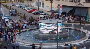 Spanish roundabouts: bizarre, stupid and funny - Van Dam Estates