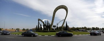 Spanish roundabouts: bizarre, stupid and funny - Van Dam Estates