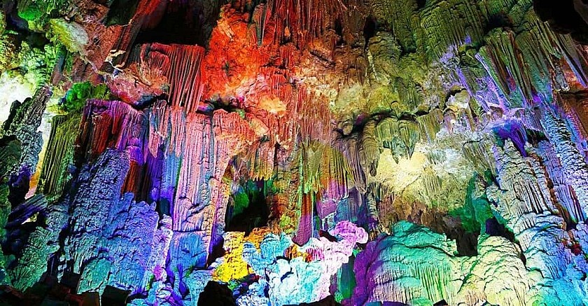 Esplendor caprichoso en las cuevas de Canelobre - Van Dam Estates