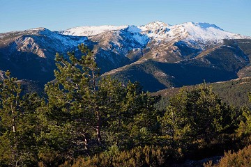 Anstrengende Wanderung zu den Schneegruben in Alhama - Van Dam Estates