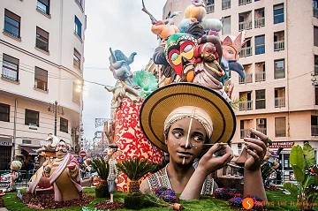 Fiestas: Ordner des spanischen Lebens - Van Dam Estates