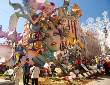 Fiestas: Ordner des spanischen Lebens - Van Dam Estates