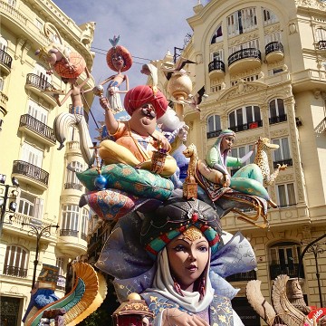 Fiestas: Ordner des spanischen Lebens - Van Dam Estates