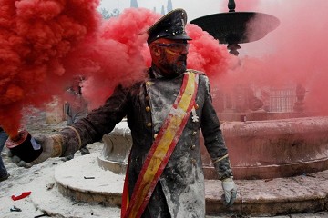 Strange Festivities 1: peleas de huevos y flores en Ibi - Van Dam Estates