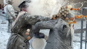 Strange Festivities 1: Egg and flour fights in Ibi - Van Dam Estates