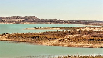 Cycling along beautiful waters - Van Dam Estates