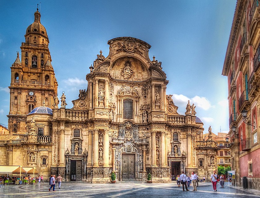 Die Kathedrale ist der Stolz von Murcia - Van Dam Estates