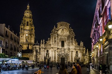 De kathedraal is de trots van Murcia - Van Dam Estates