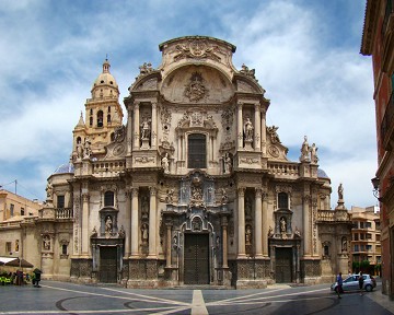 Die Kathedrale ist der Stolz von Murcia - Van Dam Estates