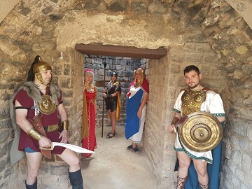 La guerra como inspiración para las fiestas - Van Dam Estates