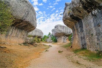 Unterwegs in Spanien 2: Cuencas hängende Häuser - Van Dam Estates