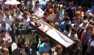 Strange Festivals 3: Procesión de los ataúdes - Van Dam Estates