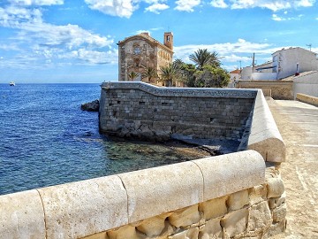 De tijd stond stil op Tabarca eiland - Van Dam Estates