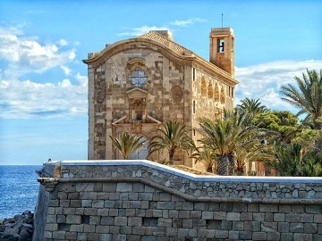 De tijd stond stil op Tabarca eiland - Van Dam Estates