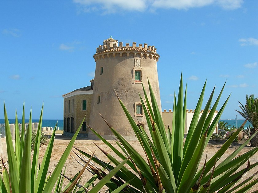 Tower of Torre weapon against pirates - Van Dam Estates
