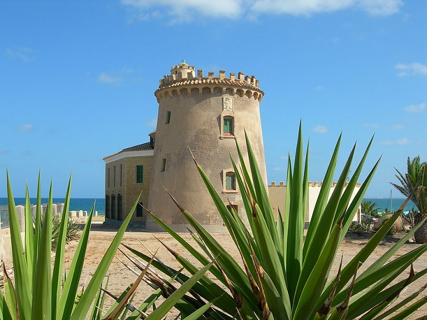 Torre de Torre arma contra piratas - Van Dam Estates