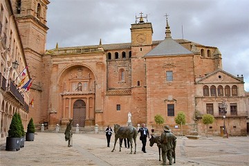 On the road in Spain 3: Tras las huellas de Don Quijote - Van Dam Estates