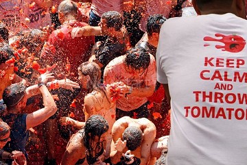 Vreemde feesten 4: Tomatenoorlog in Buñol - Van Dam Estates