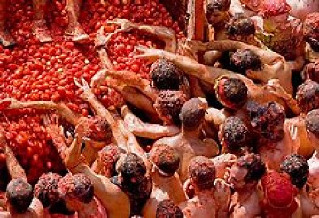 Strange Celebrations 4: Tomato War in Buñol - Van Dam Estates