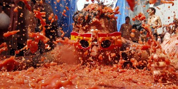 Guerra del tomate en Buñol - Van Dam Estates