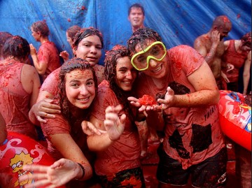 Strange Celebrations 4: Tomato War in Buñol - Van Dam Estates