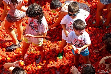 Guerra del tomate en Buñol - Van Dam Estates