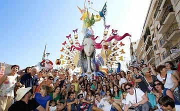 Hogueras de Alicante: una mezcla de tradiciones - Van Dam Estates