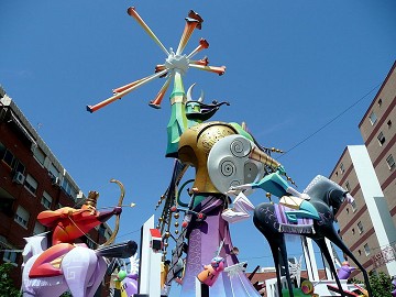 Hogueras von Alicante: Eine Mischung aus Traditionen - Van Dam Estates