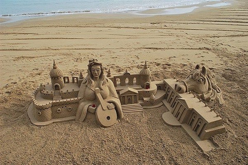 Sand art on the costas - Van Dam Estates