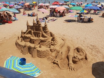 Sandkunst auf den Costas - Van Dam Estates