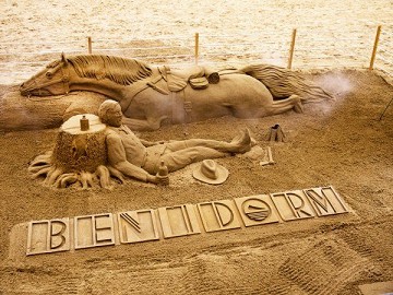 Arte de arena en las costas - Van Dam Estates