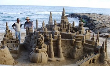 Sand art on the costas - Van Dam Estates