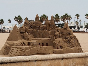 Sand art on the costas - Van Dam Estates