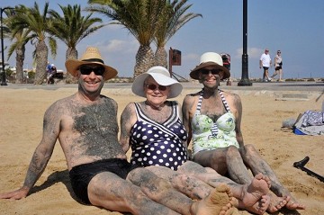 The healing effect of Mar Menor's mud baths - Van Dam Estates