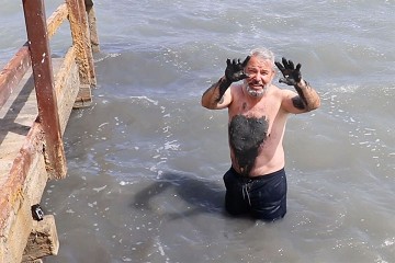 The healing effect of Mar Menor's mud baths - Van Dam Estates