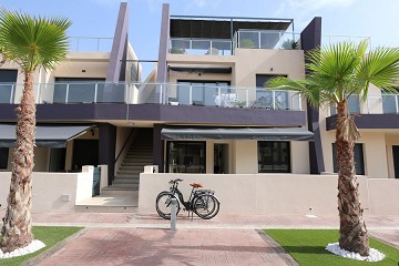 Ground floor apartment near the beach in Torre de la Horadada - Van Dam Estates
